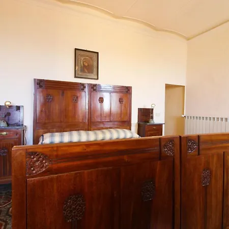 Sleeps 4 * Сан-Феличано