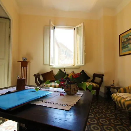 Sleeps 4 * Сан-Феличано