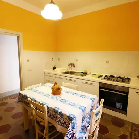 Апартаменты Sleeps 4